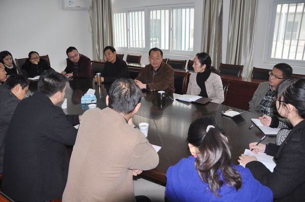 朱平教授指导辅导员名师工作室建设.jpg
